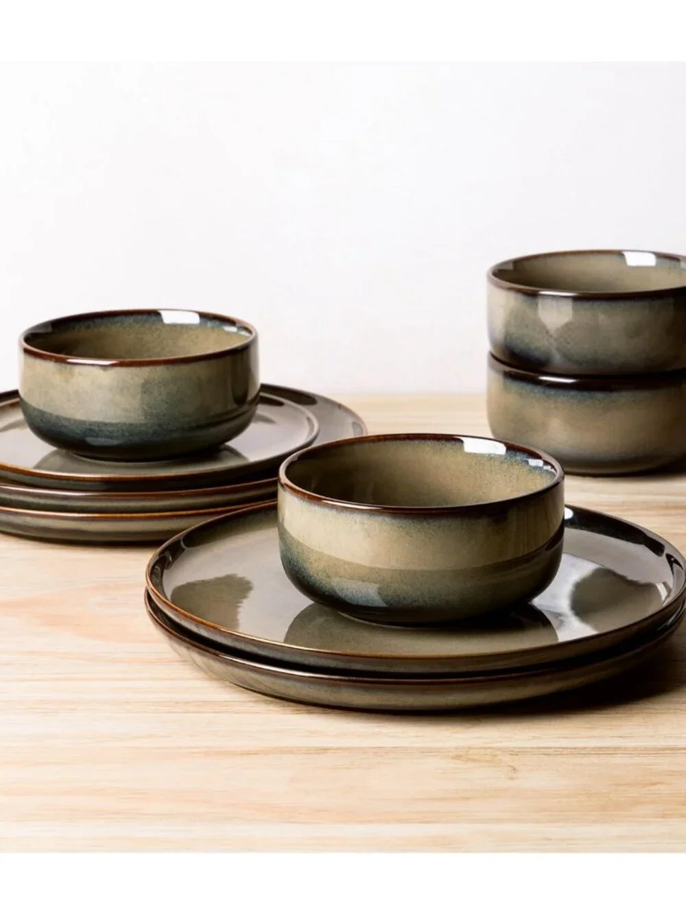 Stylish 12-Piece Ceramic Dinnerware Set for 4 - Plates & Bowls, Modern Design